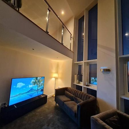 The Panoramic - The Finest Apartment In The City - By Tifa Stays Swansea Exteriér fotografie